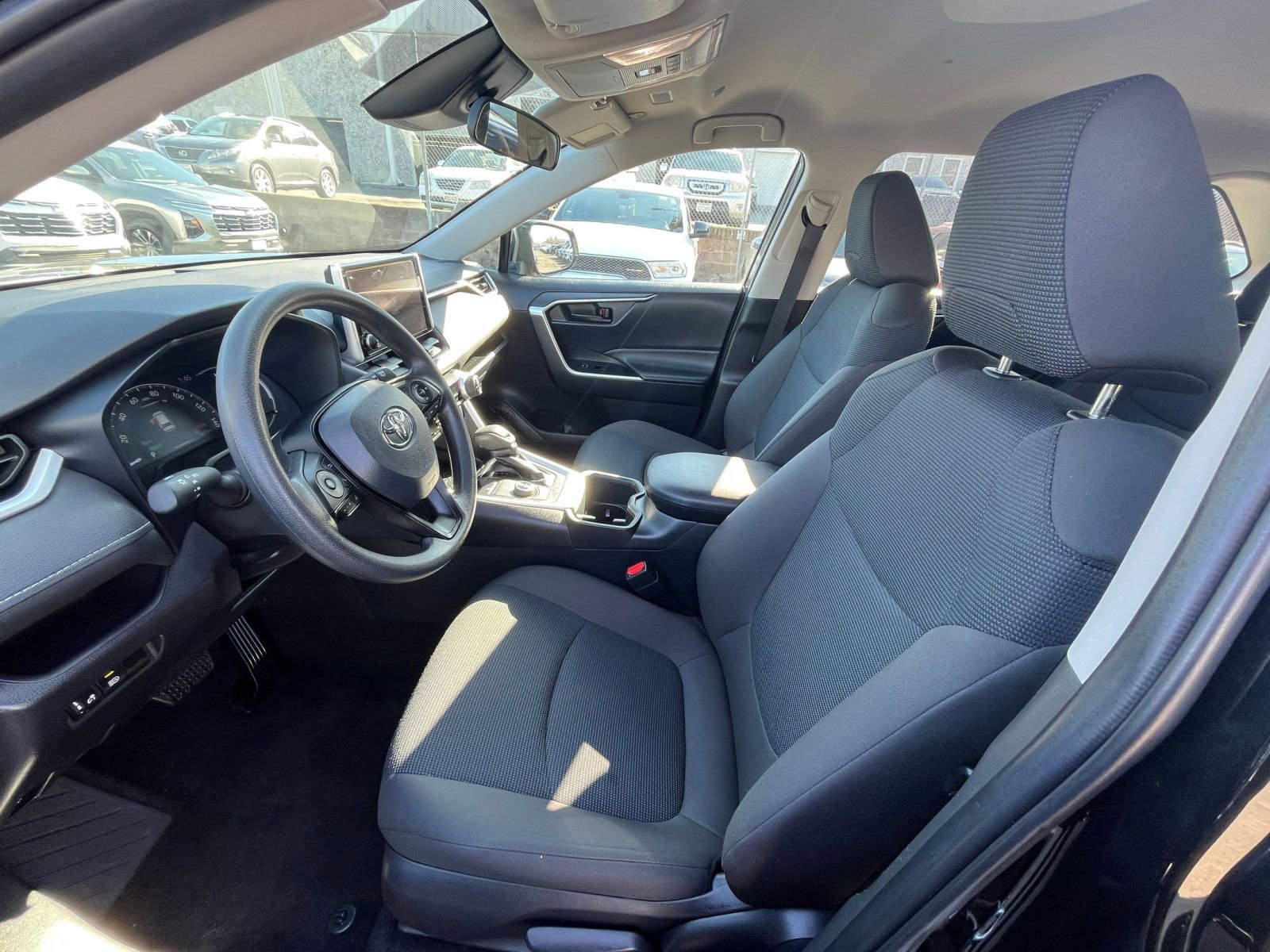 Thumbnail: 2025 Toyota RAV4 - 25