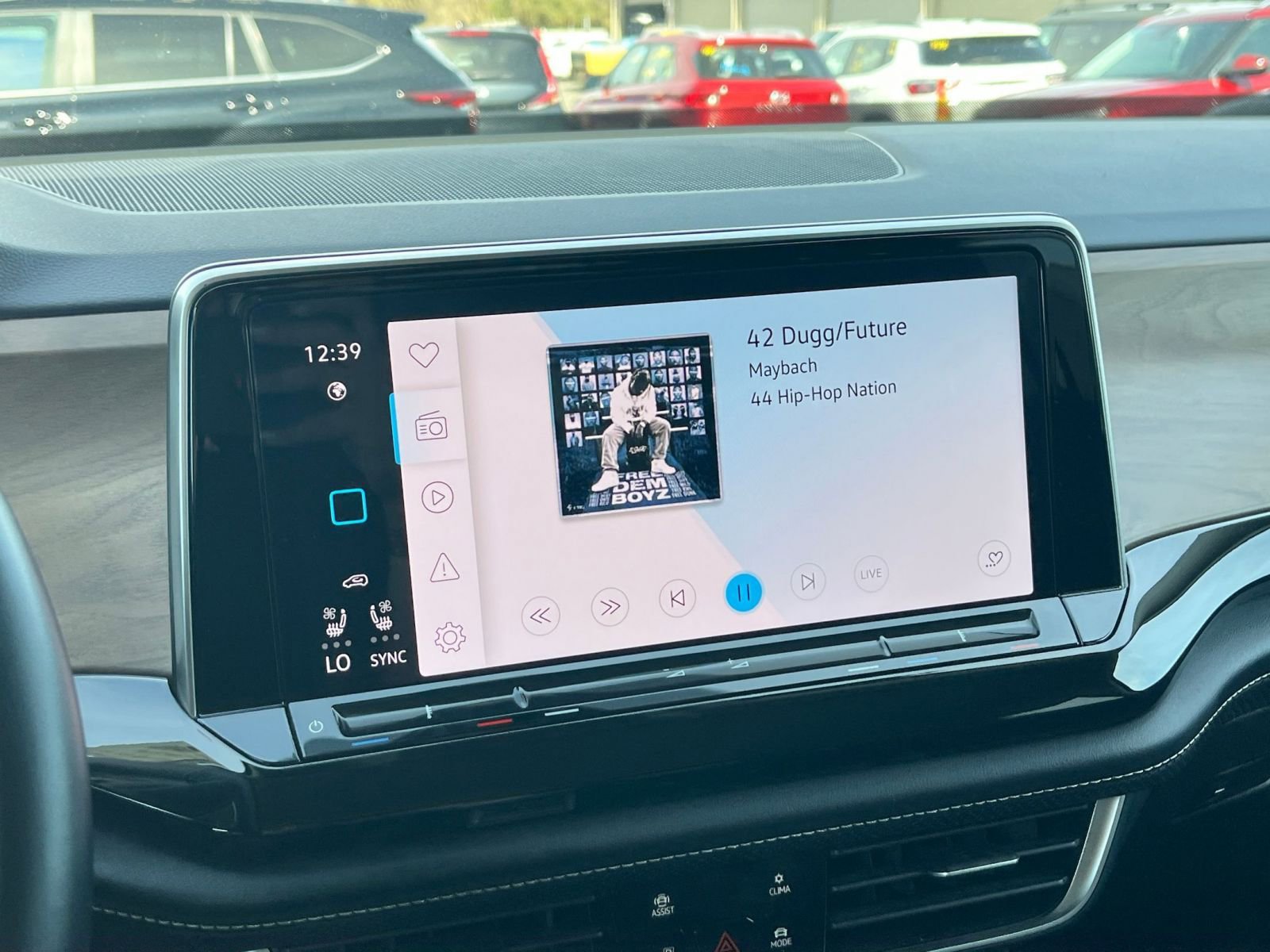 Thumbnail: 2025 Volkswagen Atlas - 21