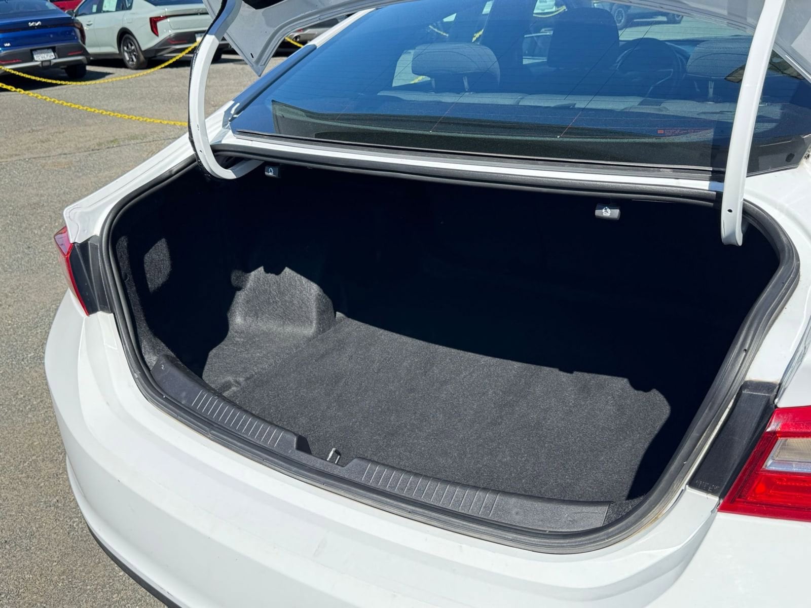 Thumbnail: 2023 Chevrolet Malibu - 32