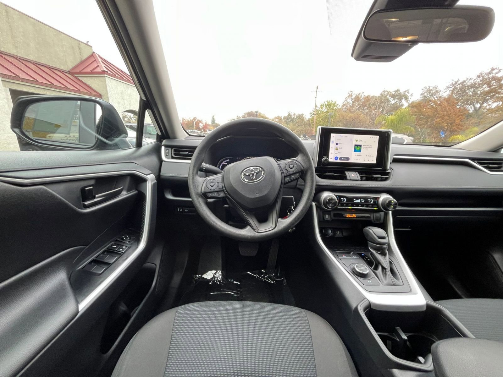 Thumbnail: 2025 Toyota RAV4 - 33