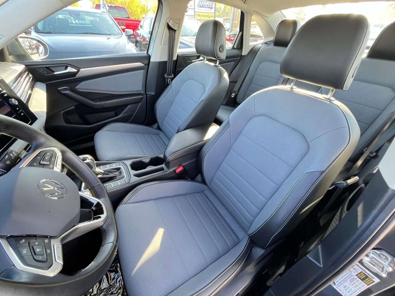 Thumbnail: 2025 Volkswagen Jetta - 35