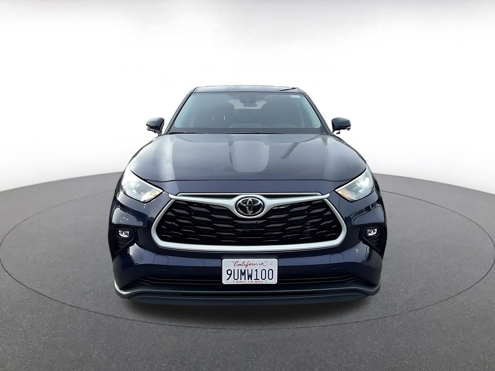 Thumbnail: 2025 Toyota Highlander - 4