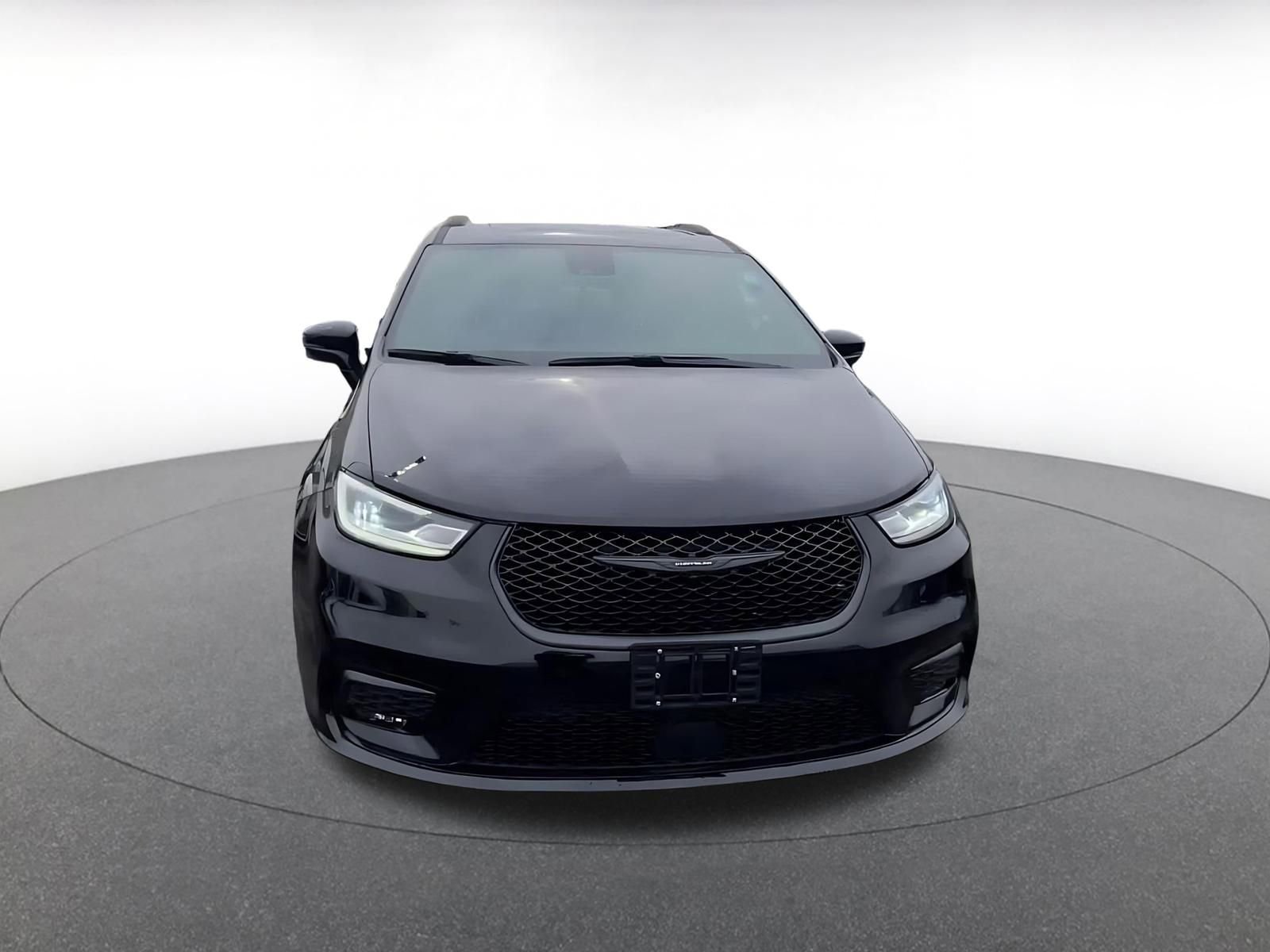 Thumbnail: 2025 Chrysler Pacifica - 4