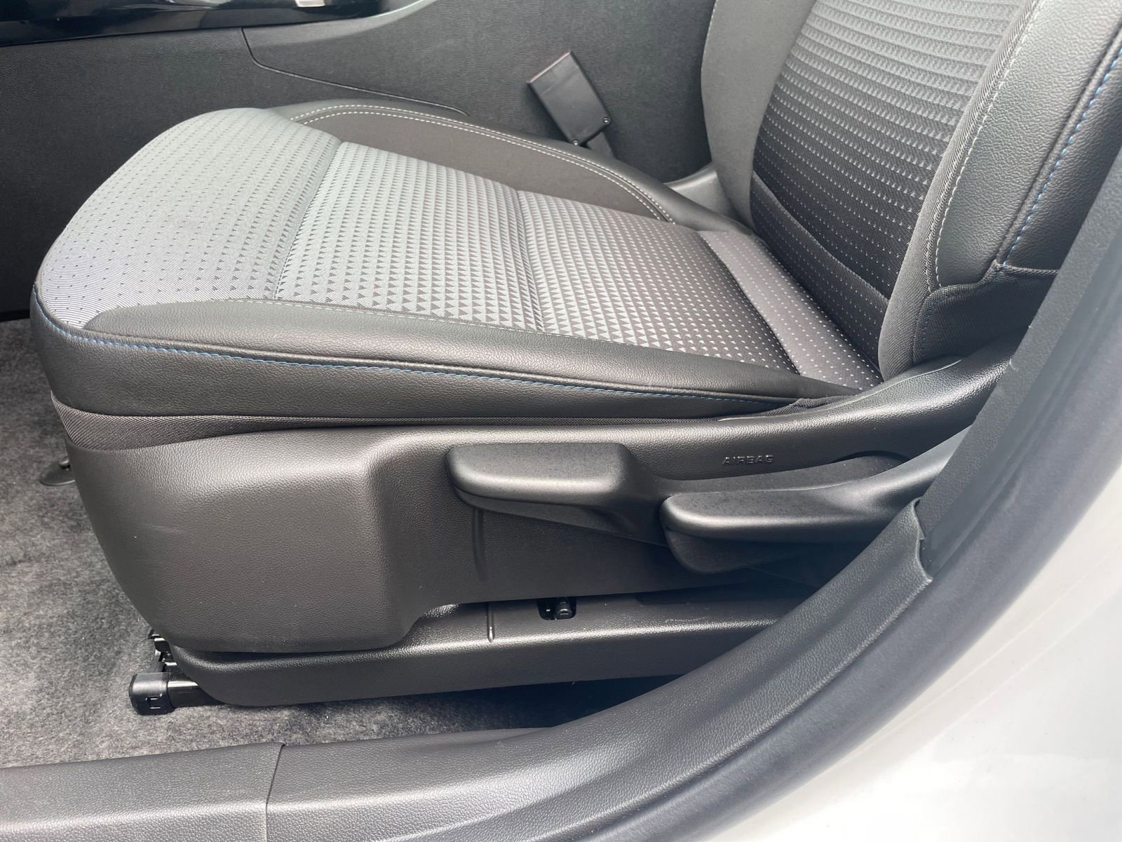 Thumbnail: 2025 Chevrolet Trax - 23