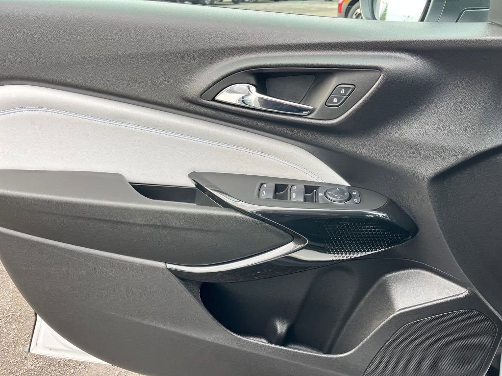 Thumbnail: 2025 Chevrolet Trax - 21