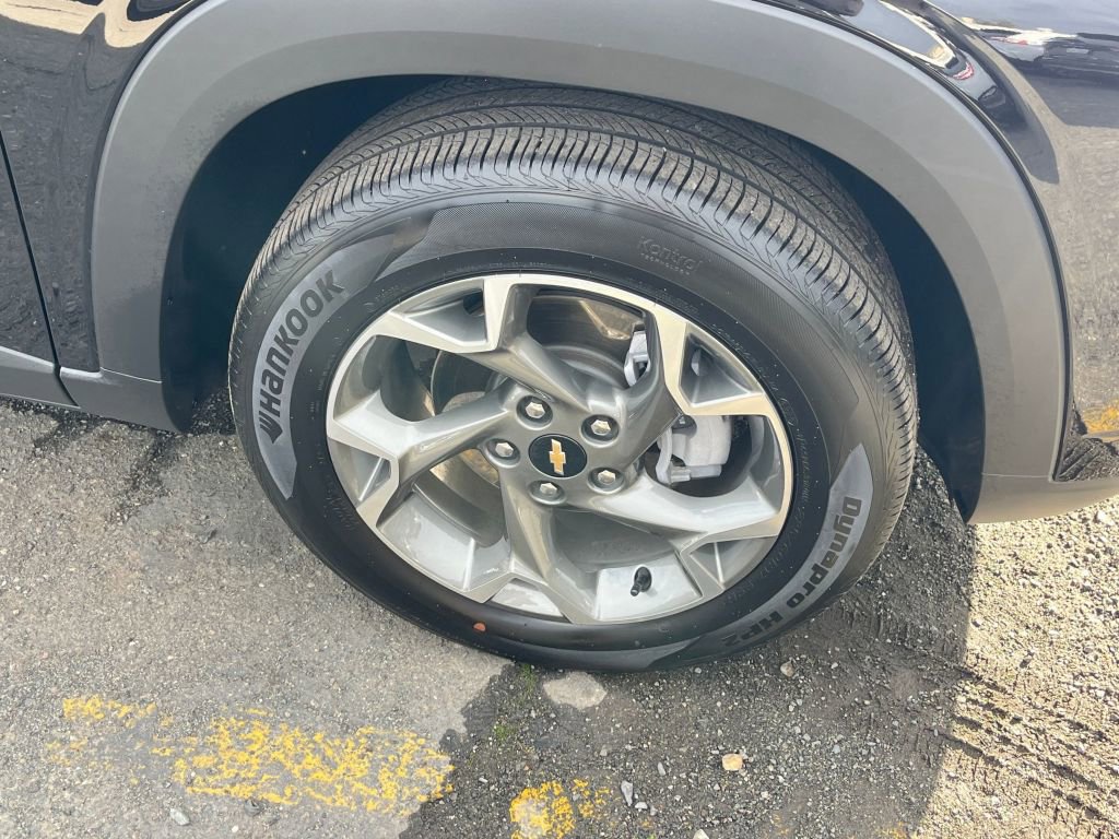 Thumbnail: 2025 Chevrolet Trax - 17