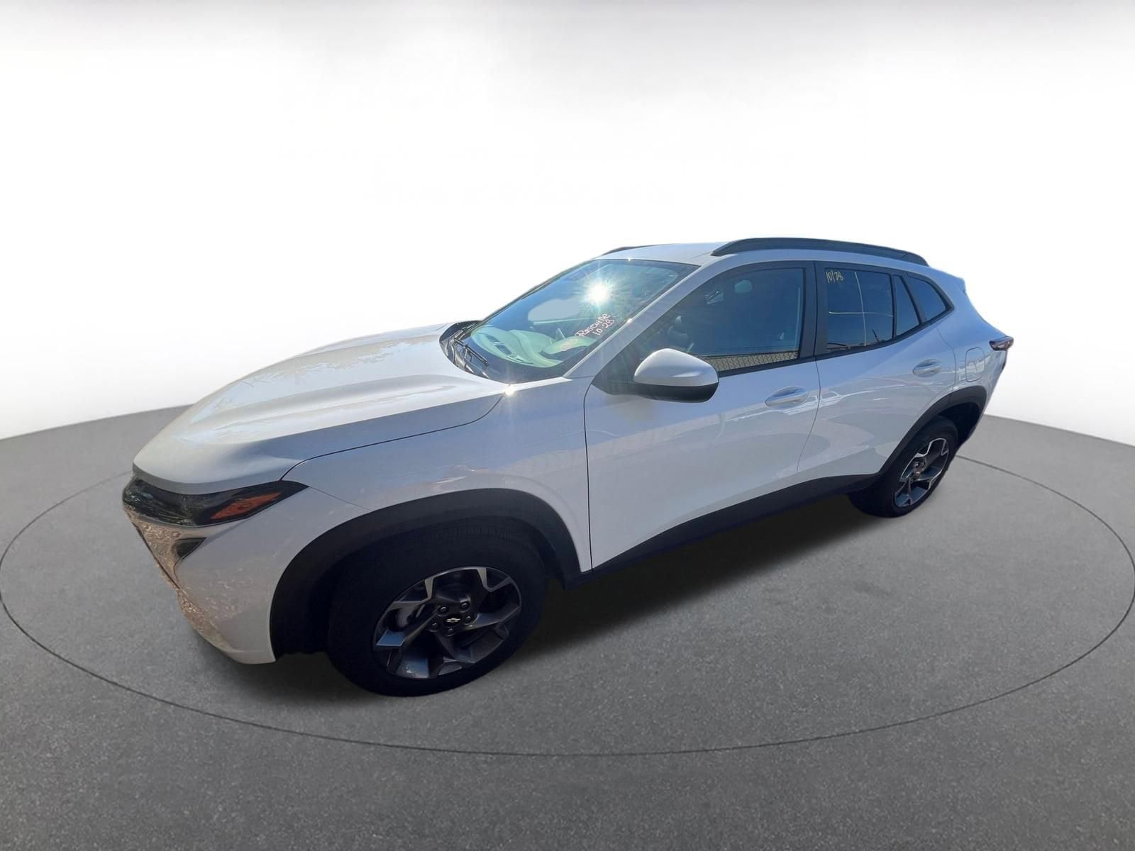 Thumbnail: 2025 Chevrolet Trax - 2