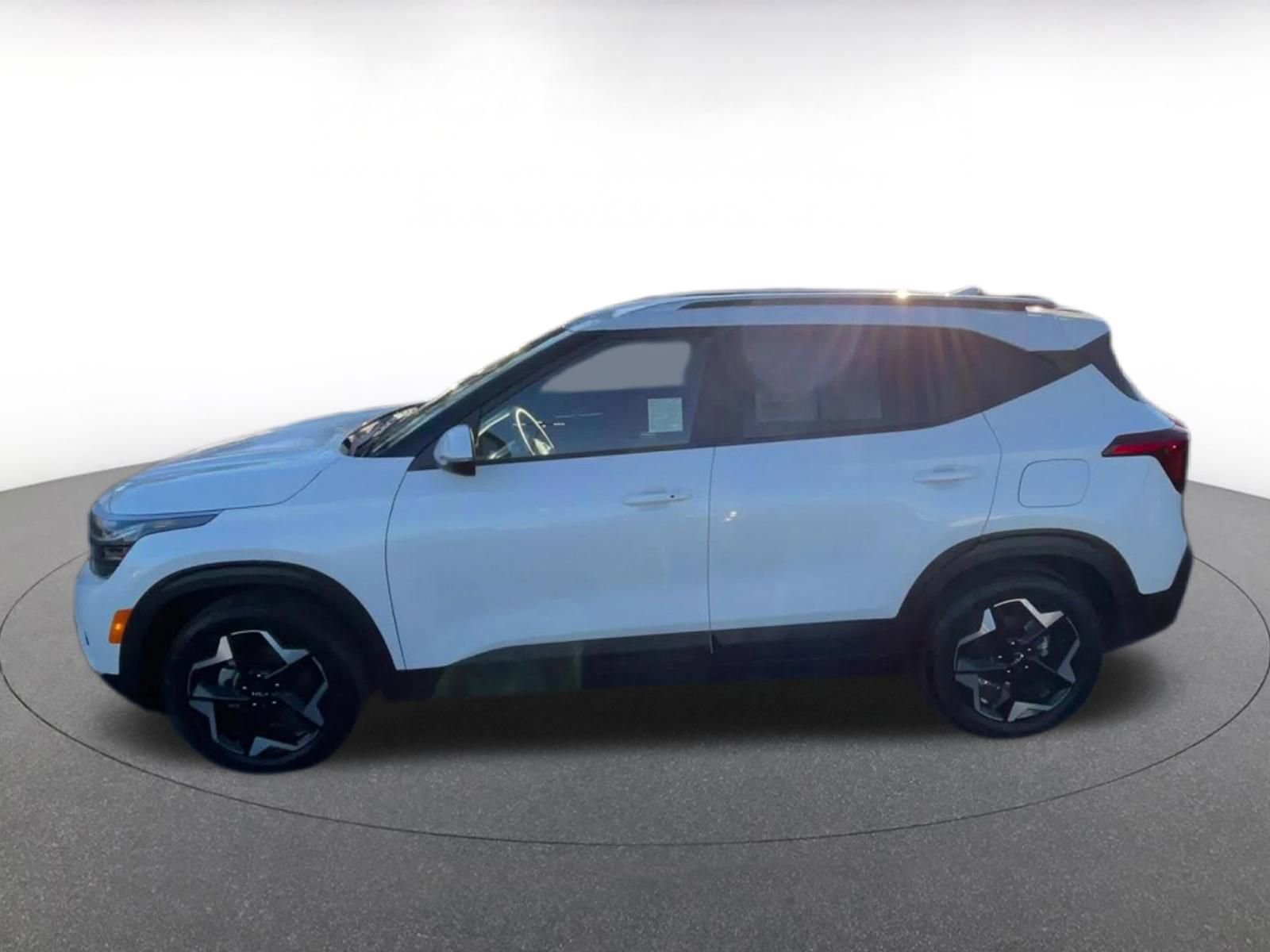 Thumbnail: 2025 Kia Seltos - 9