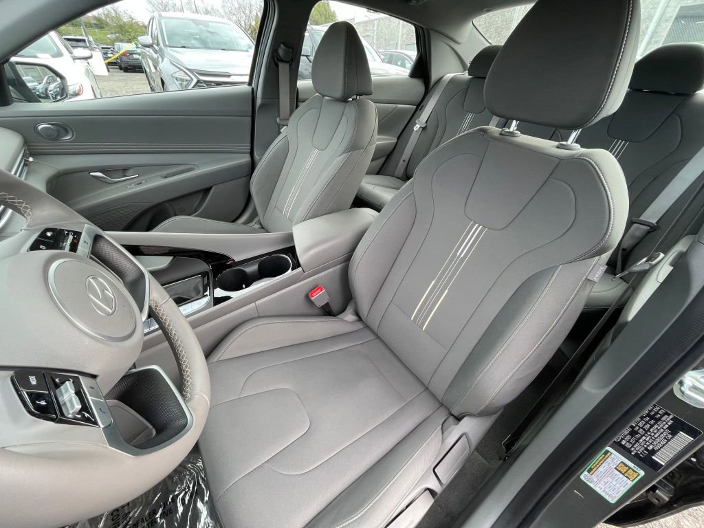 Thumbnail: 2025 Hyundai Elantra - 21