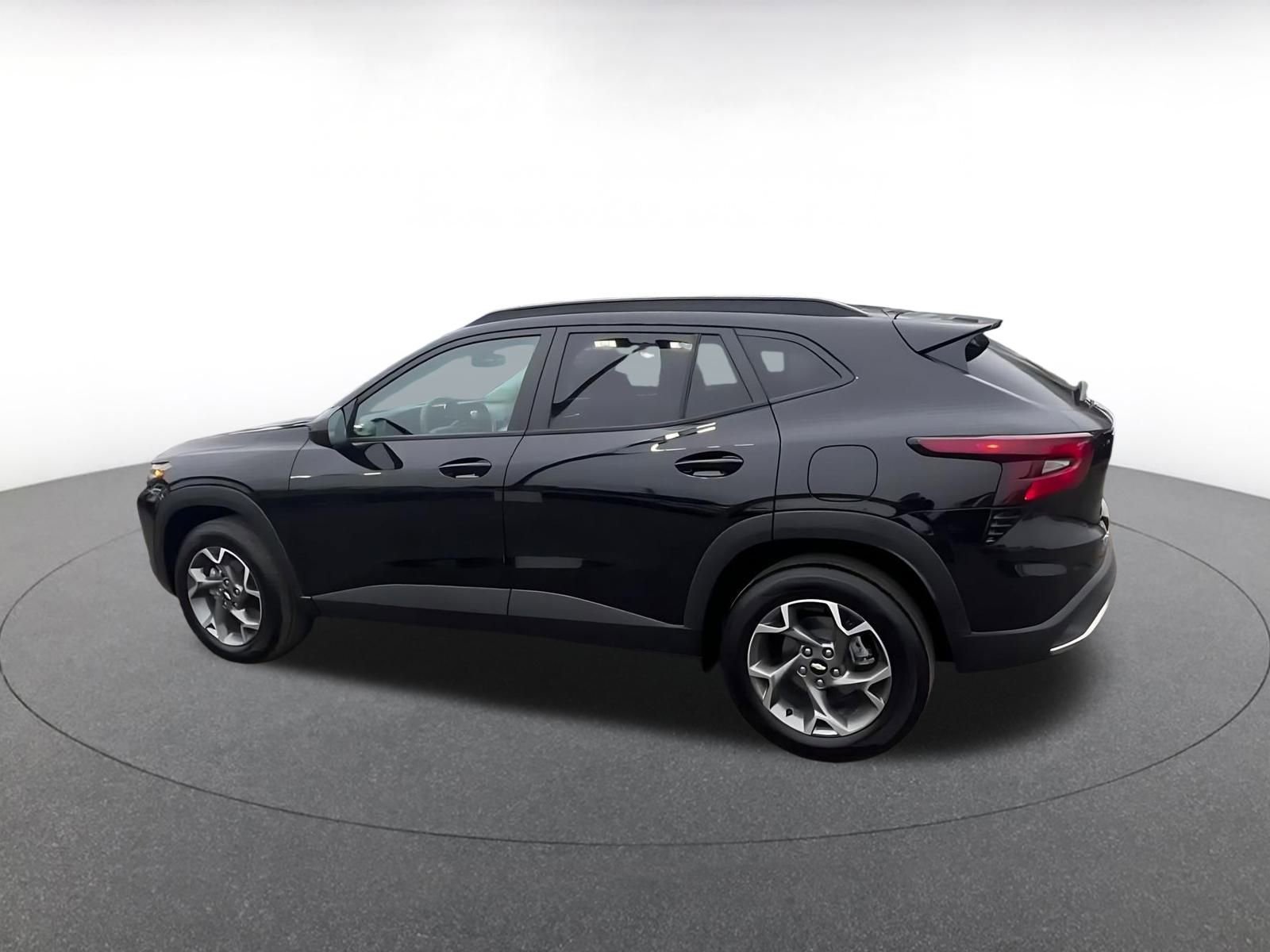 Thumbnail: 2025 Chevrolet Trax - 10