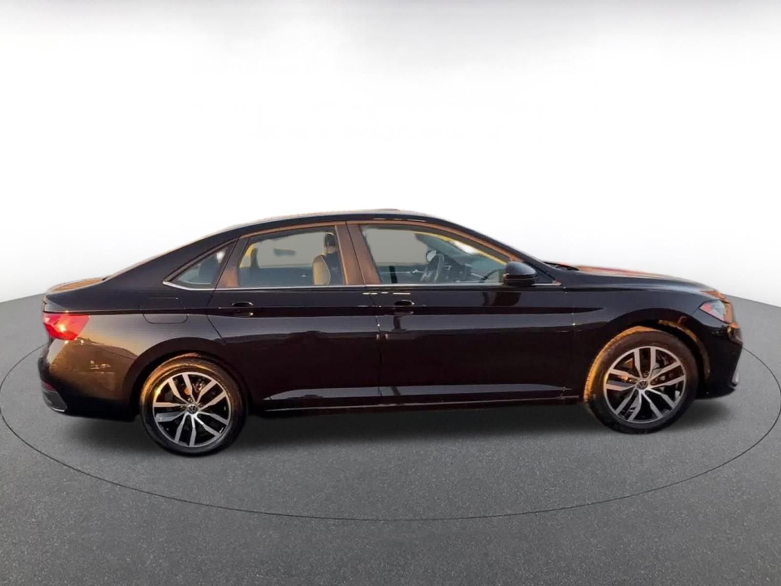 Thumbnail: 2025 Volkswagen Jetta - 16