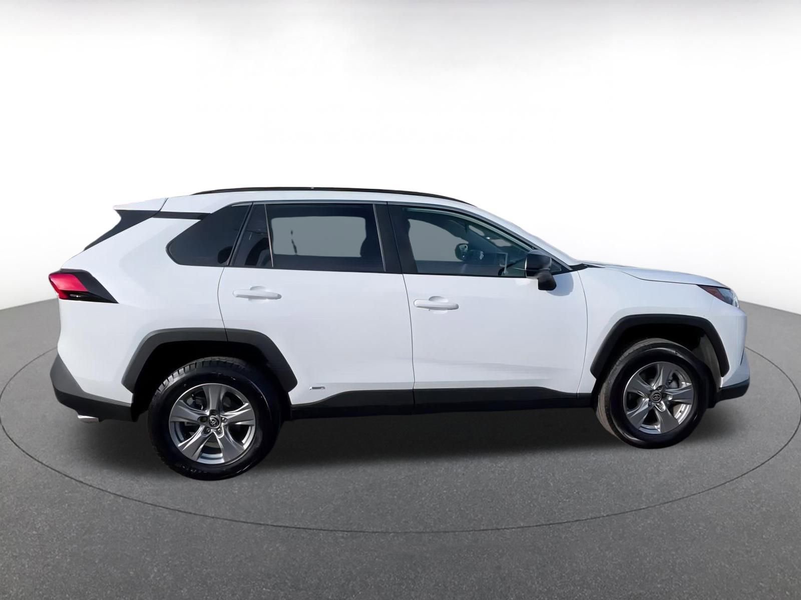 Thumbnail: 2025 Toyota RAV4 - 16