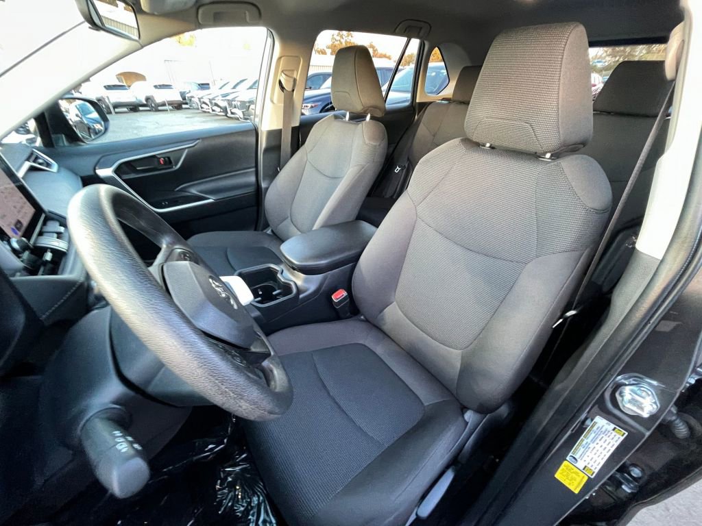 Thumbnail: 2025 Toyota RAV4 - 21