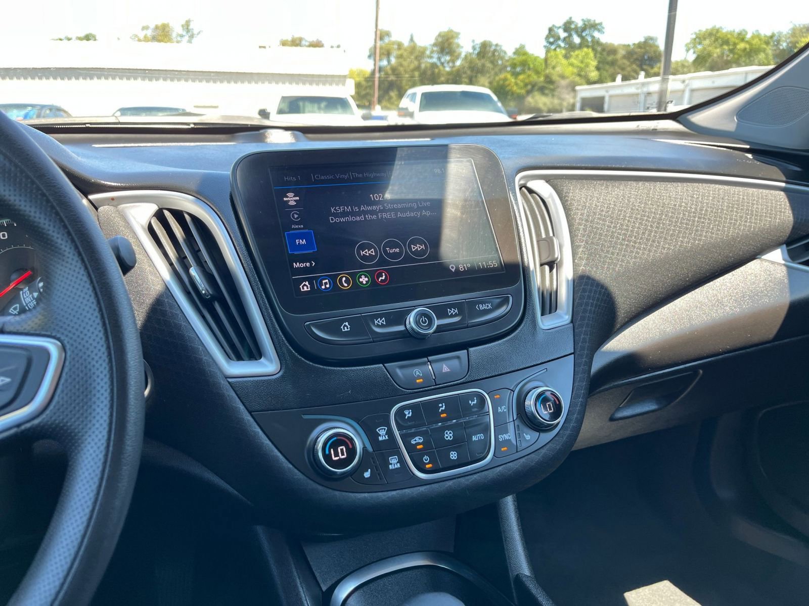 Thumbnail: 2024 Chevrolet Malibu - 18