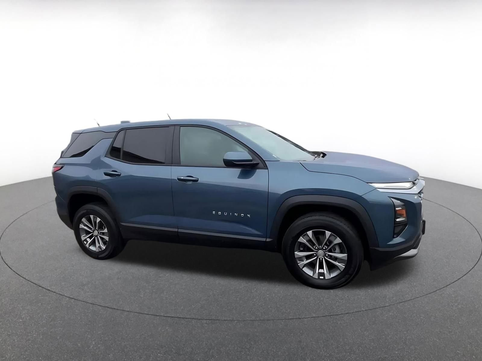 Thumbnail: 2025 Chevrolet Equinox - 2