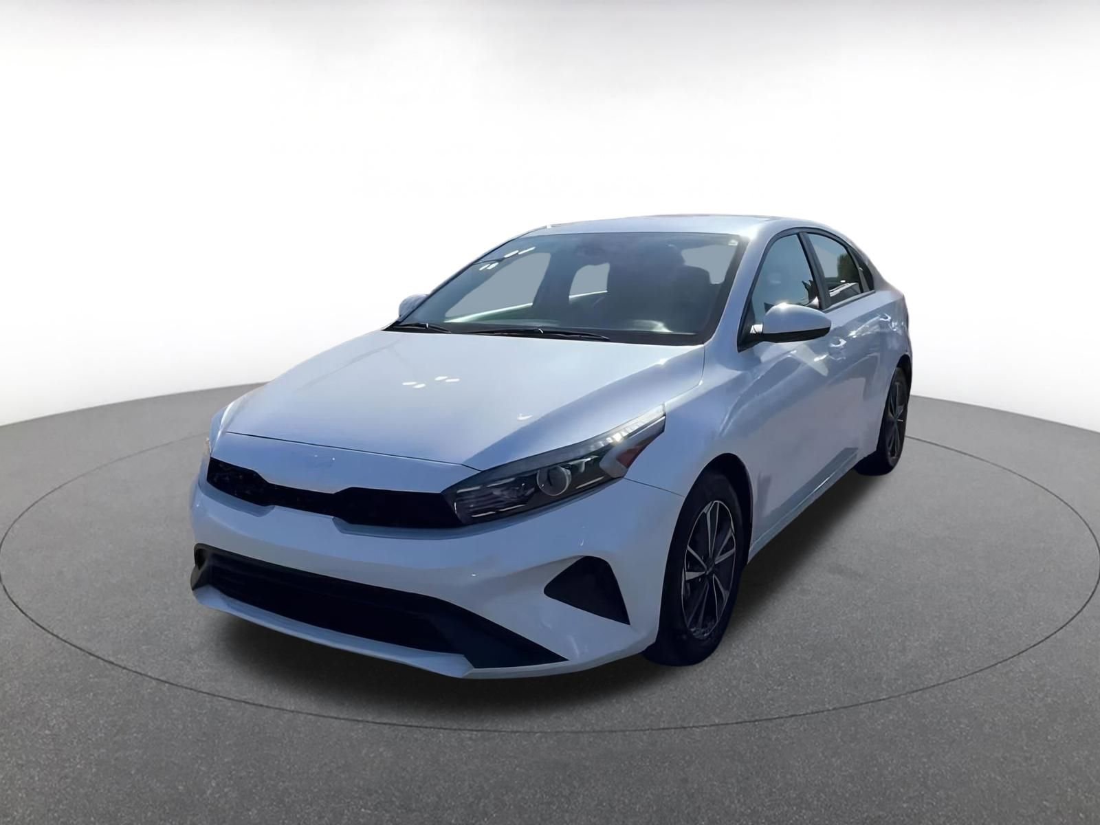 Thumbnail: 2024 Kia Forte - 6