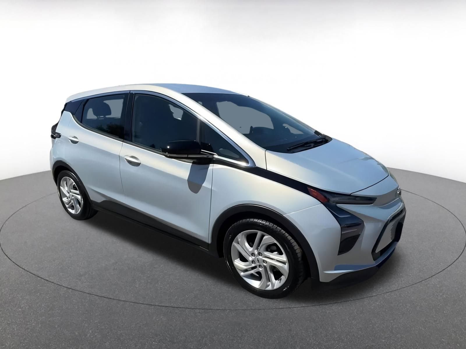 Thumbnail: 2023 Chevrolet Bolt EV - 2