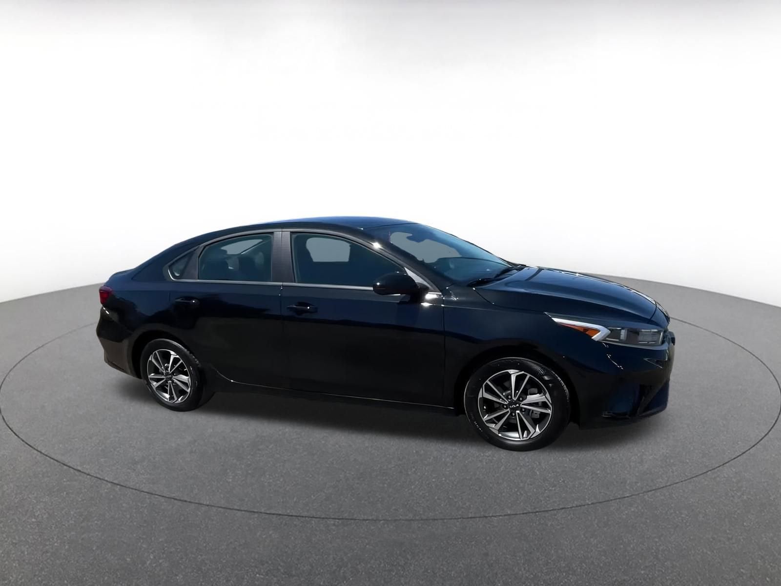 Thumbnail: 2024 Kia Forte - 2