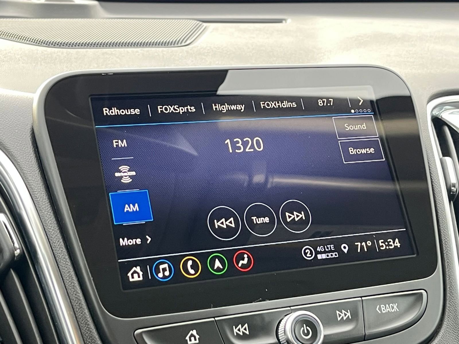 Thumbnail: 2024 Chevrolet Malibu - 21