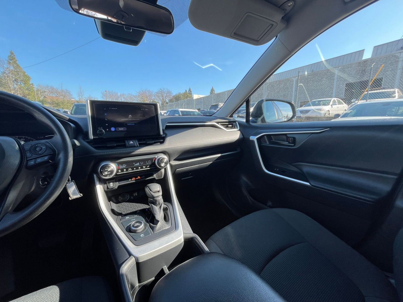 Thumbnail: 2025 Toyota RAV4 - 34