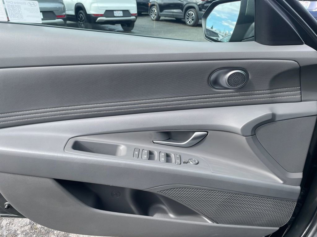 Thumbnail: 2025 Hyundai Elantra - 22