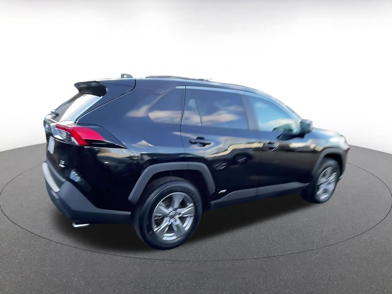 Thumbnail: 2025 Toyota RAV4 - 15