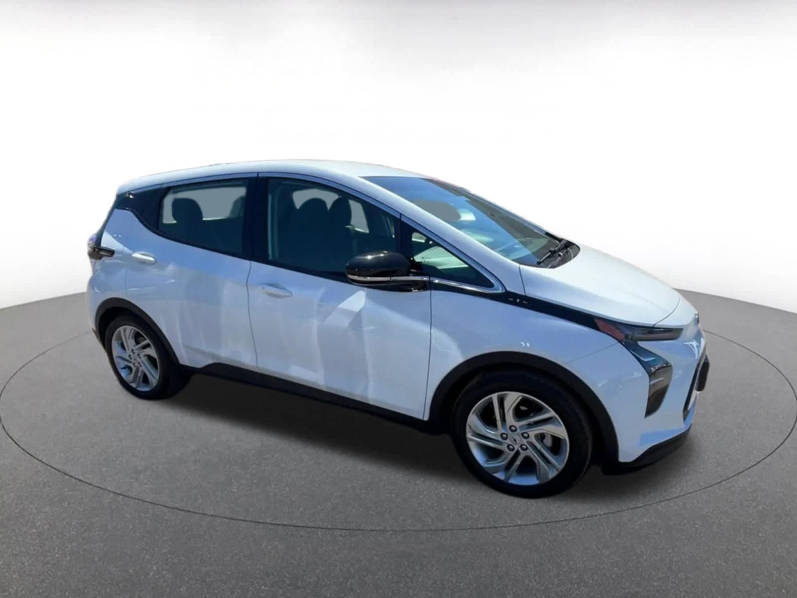 Thumbnail: 2023 Chevrolet Bolt EV - 2