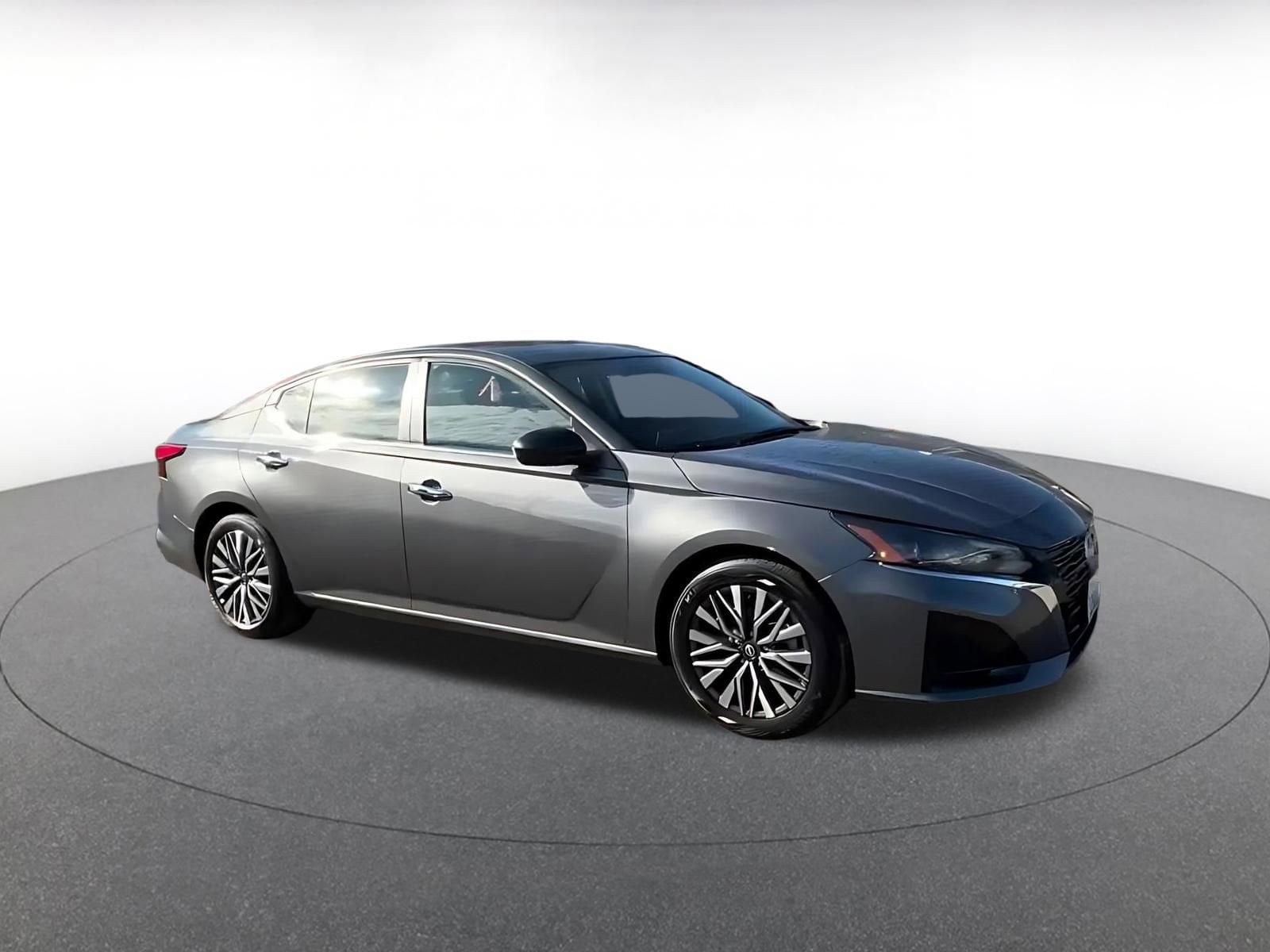 Thumbnail: 2025 Nissan Altima - 2