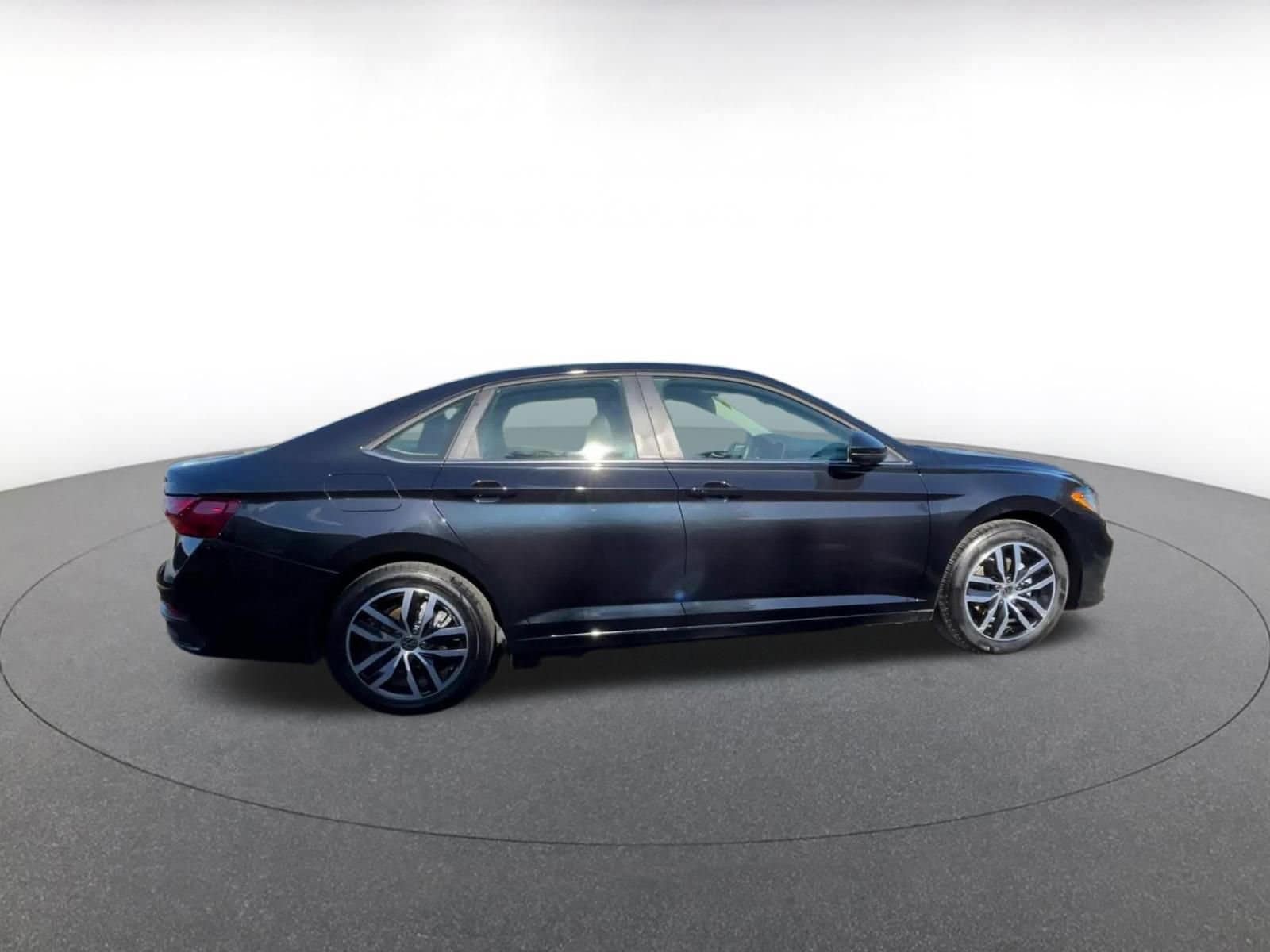 Thumbnail: 2025 Volkswagen Jetta - 16