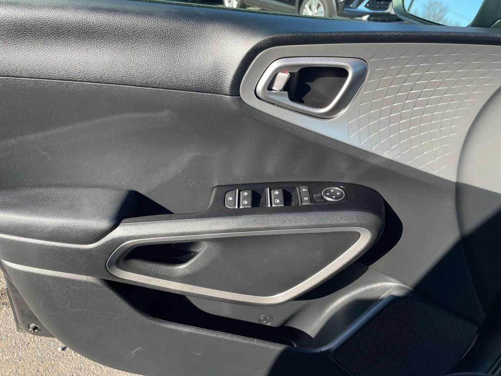 Thumbnail: 2025 Kia Soul - 21