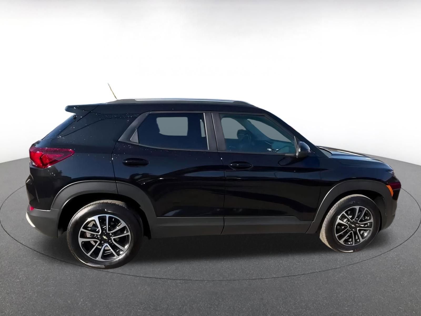 Thumbnail: 2025 Chevrolet TrailBlazer - 16