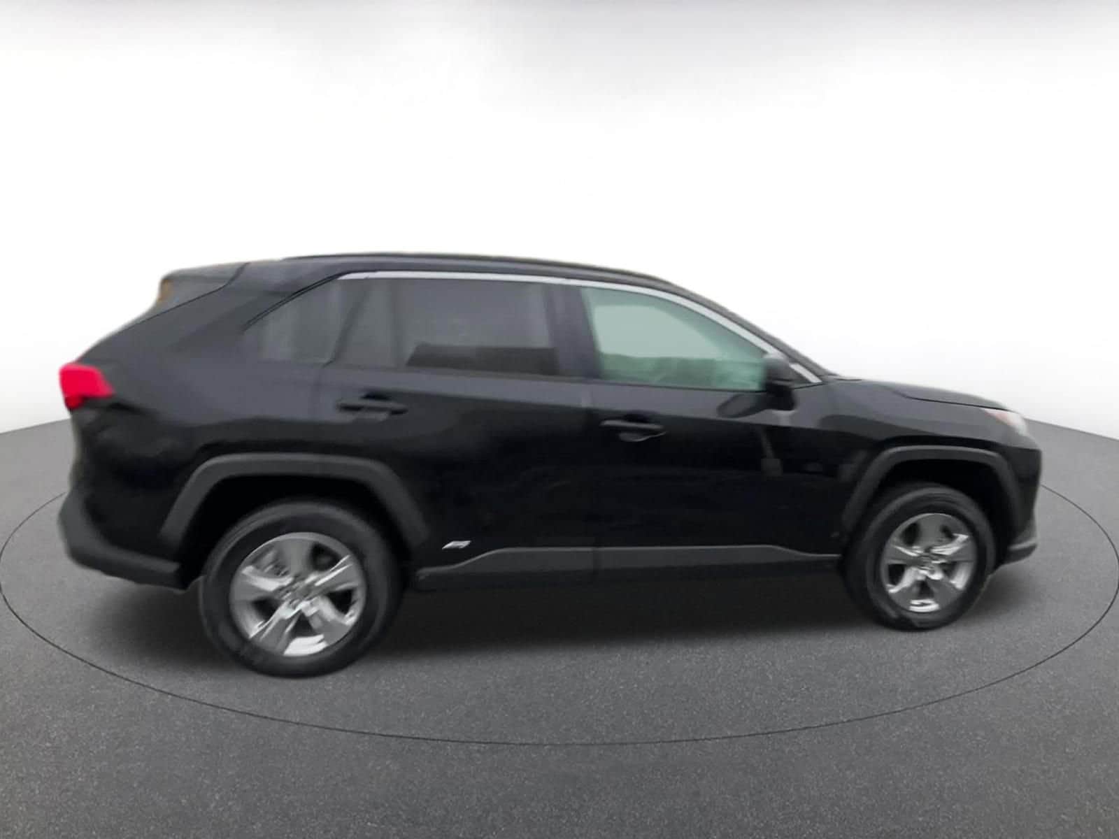 Thumbnail: 2025 Toyota RAV4 - 16