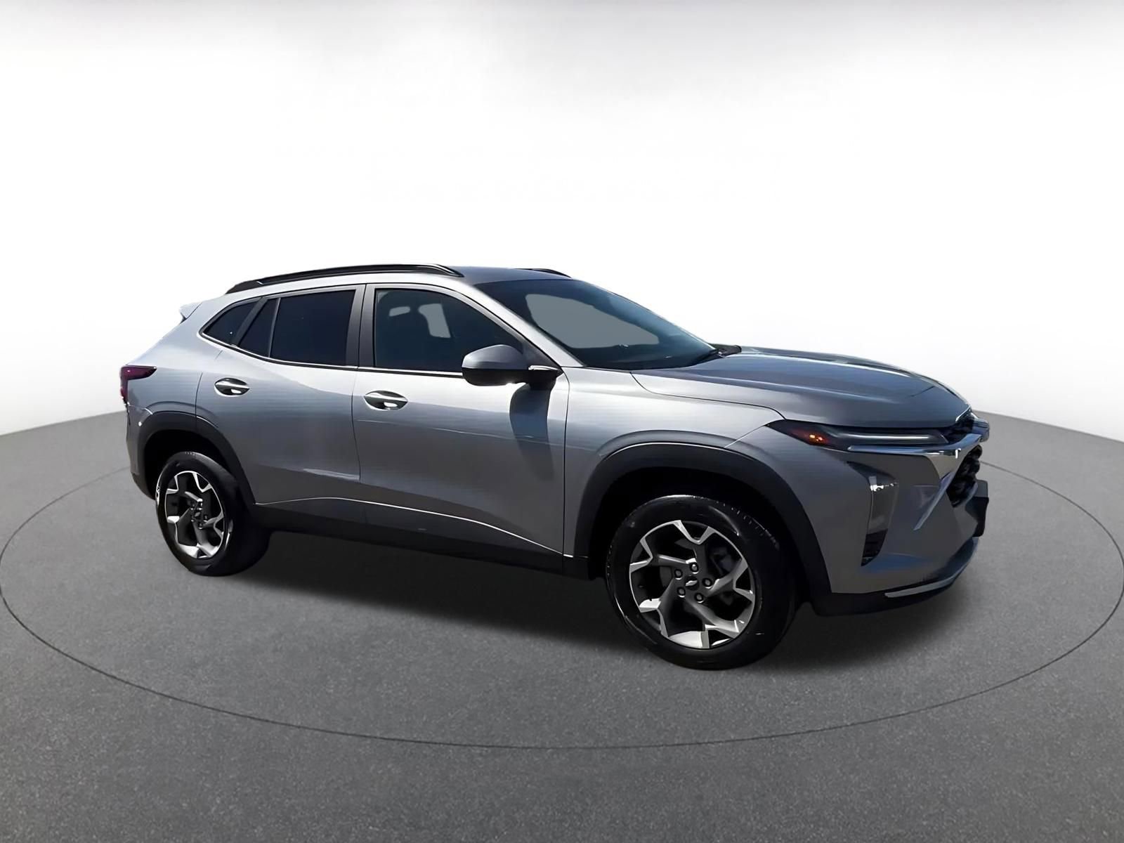 Thumbnail: 2025 Chevrolet Trax - 2