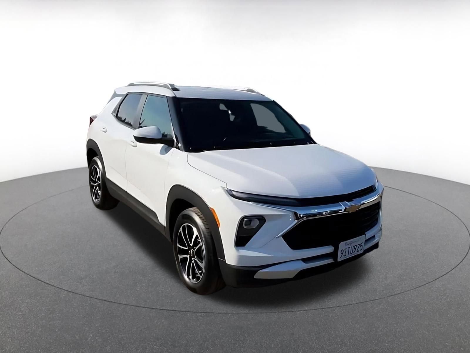 Thumbnail: 2025 Chevrolet TrailBlazer - 3