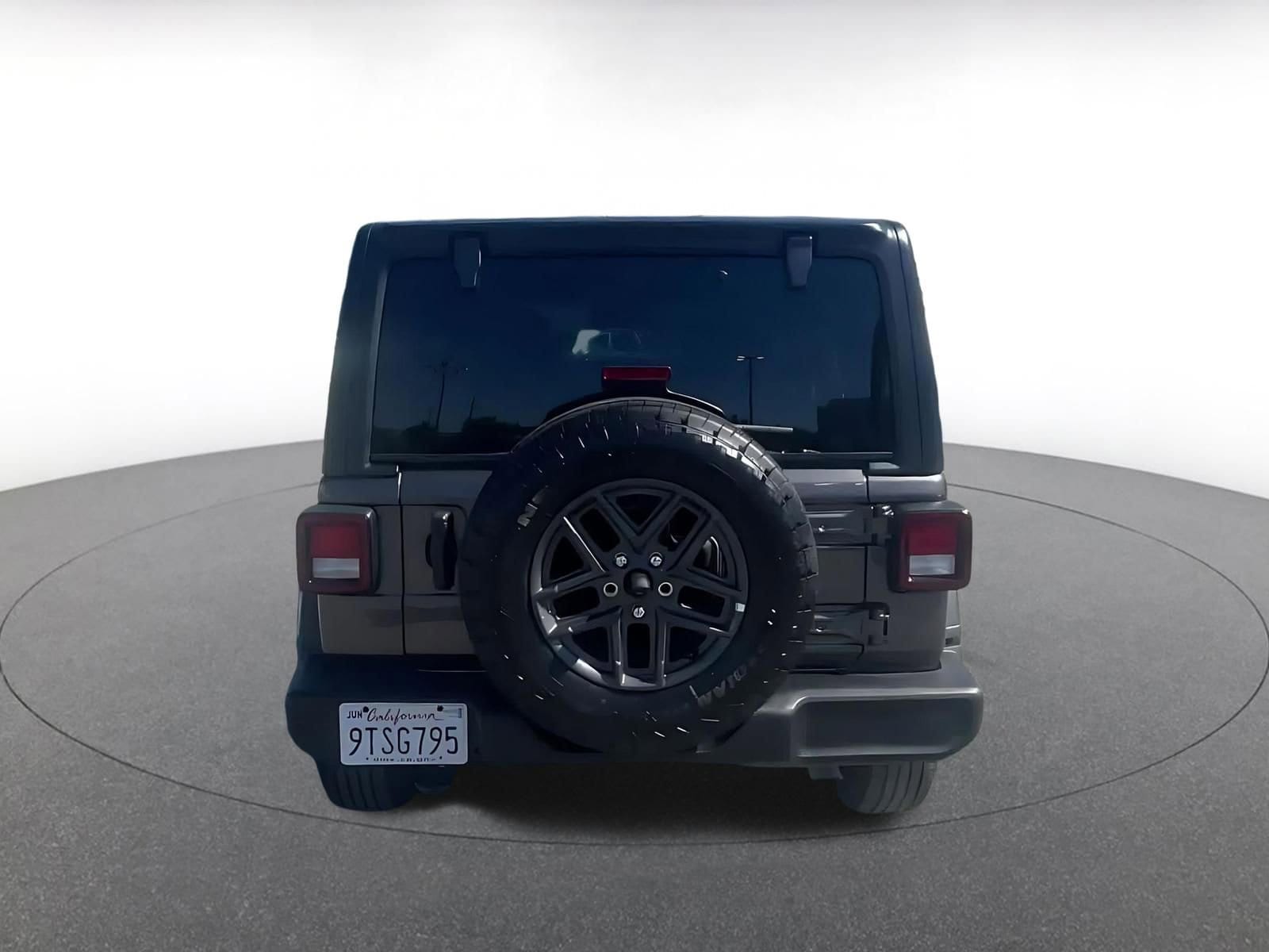 Thumbnail: 2025 Jeep Wrangler - 9