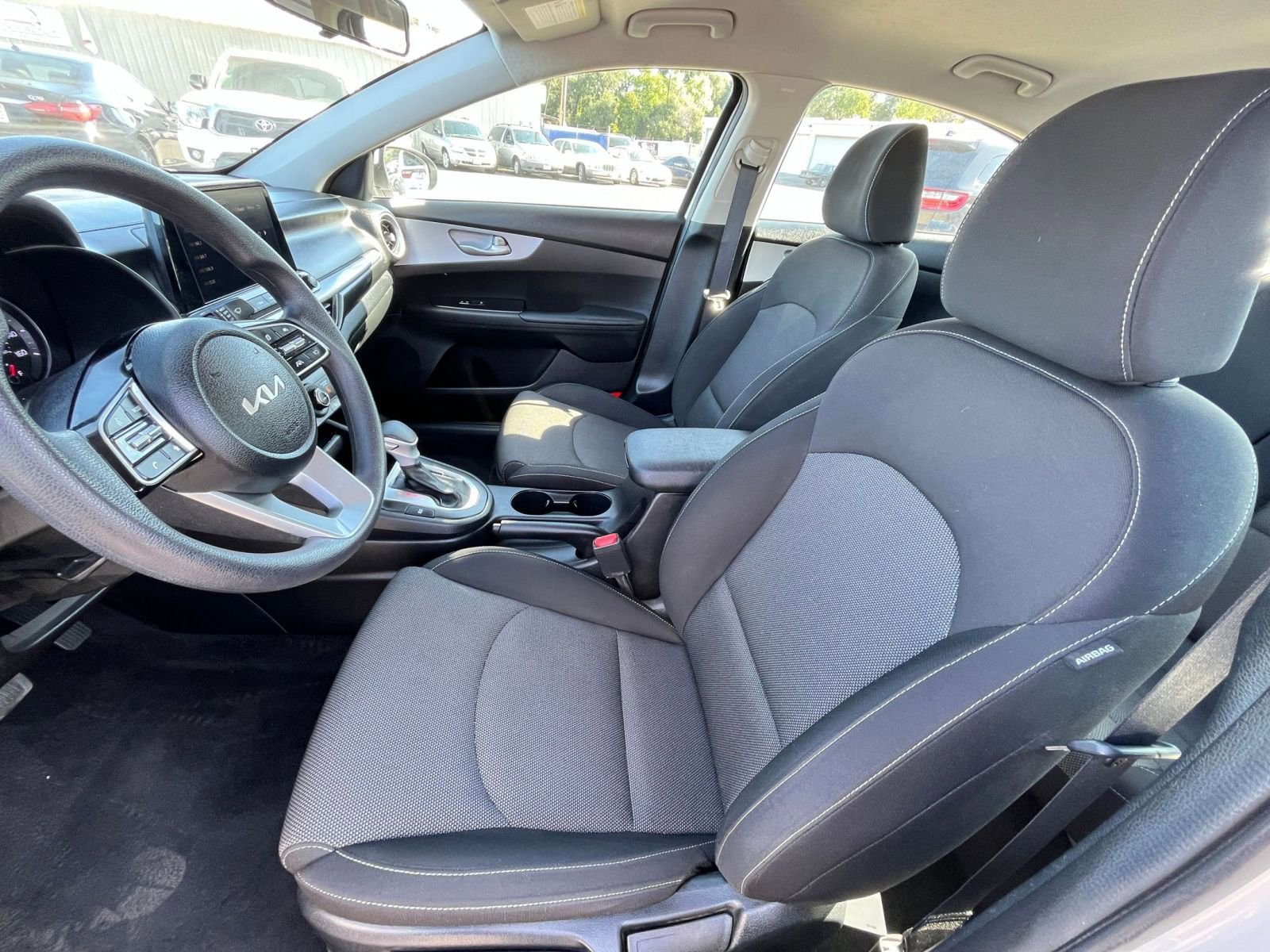 Thumbnail: 2024 Kia Forte - 25