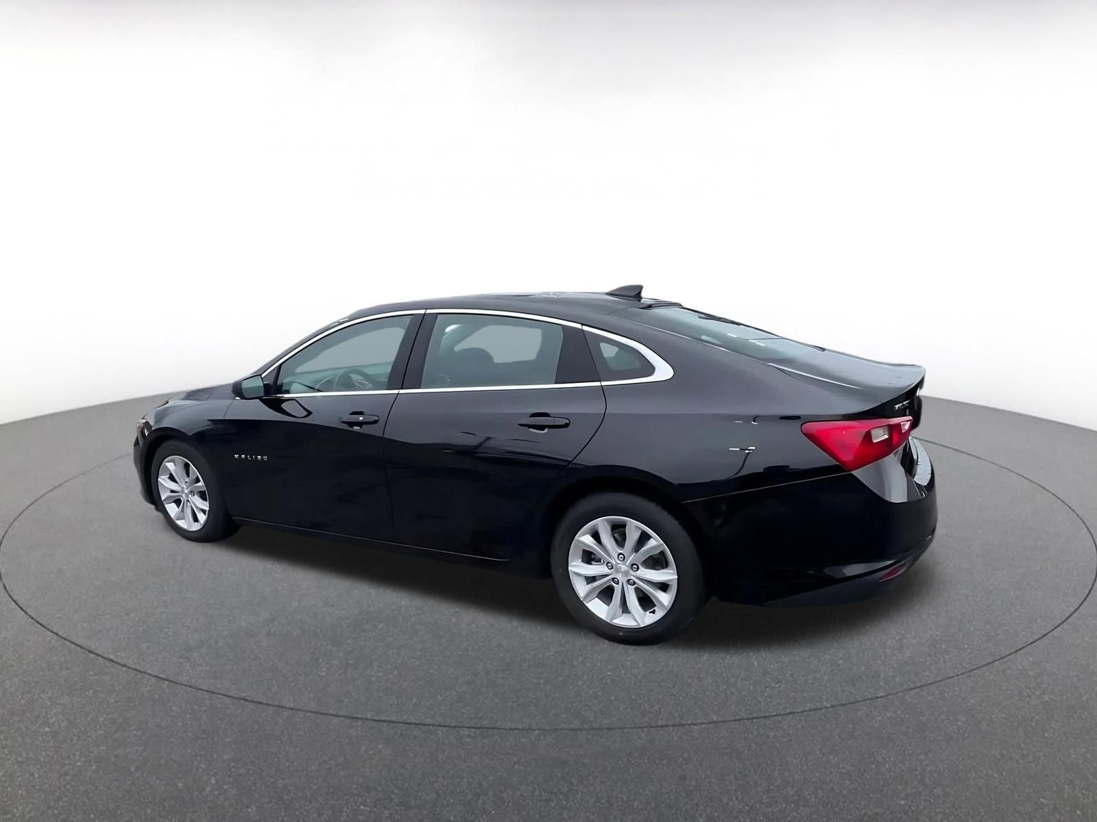 Thumbnail: 2024 Chevrolet Malibu - 10