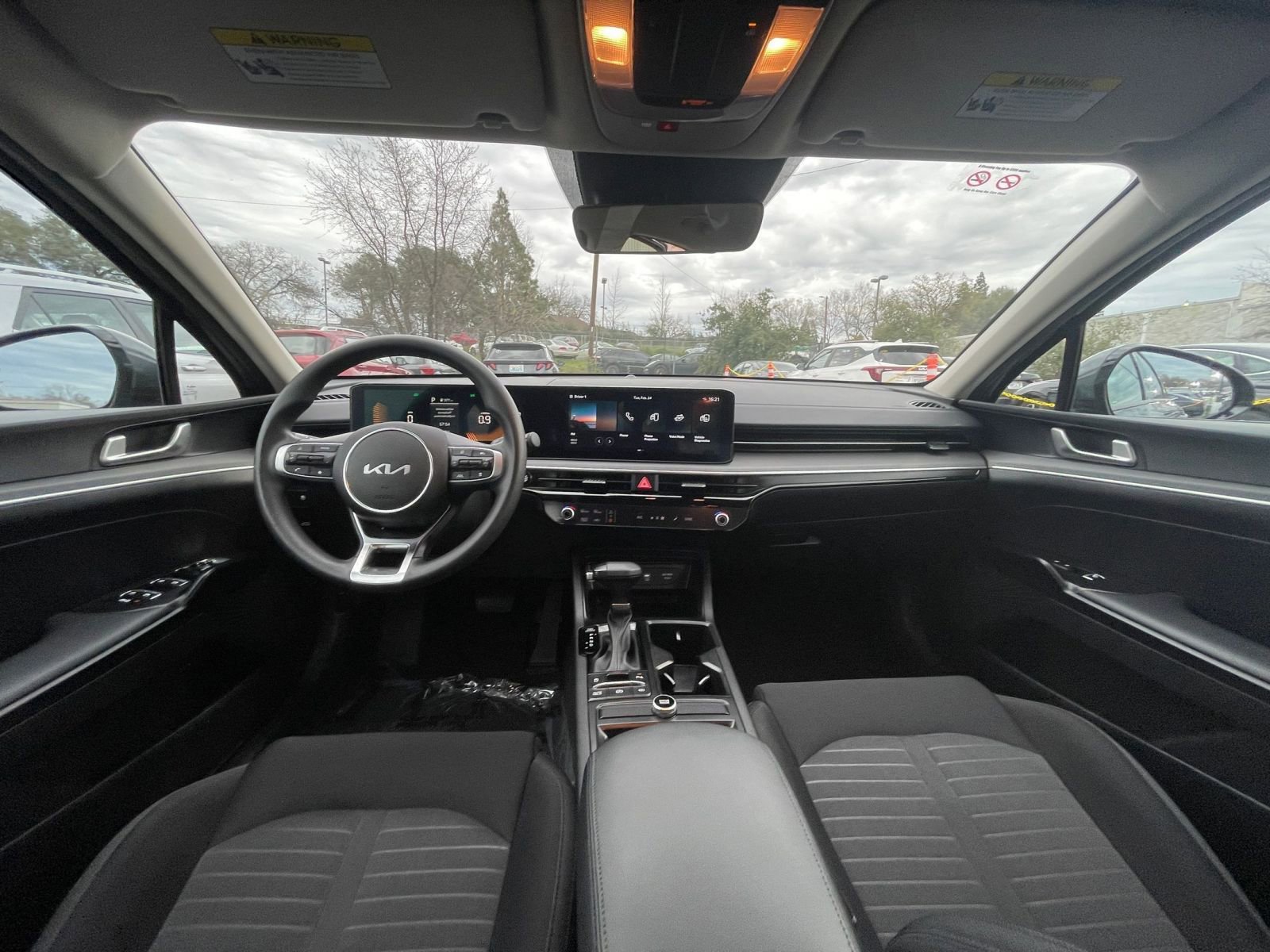 Thumbnail: 2025 Kia K5 - 32