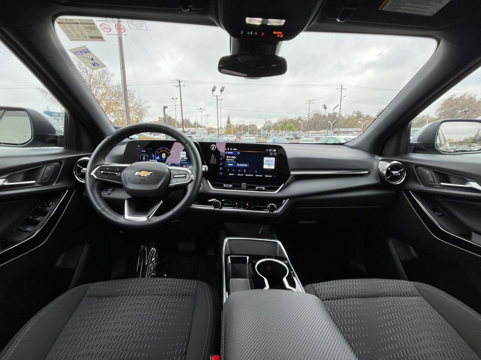 Thumbnail: 2025 Chevrolet Equinox - 32