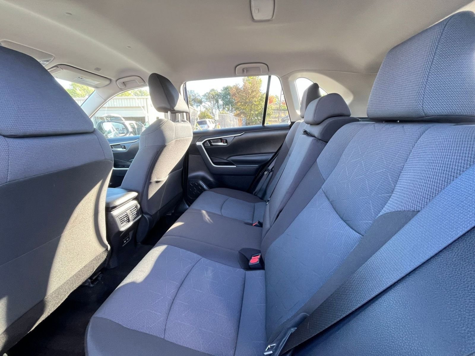 Thumbnail: 2025 Toyota RAV4 - 25