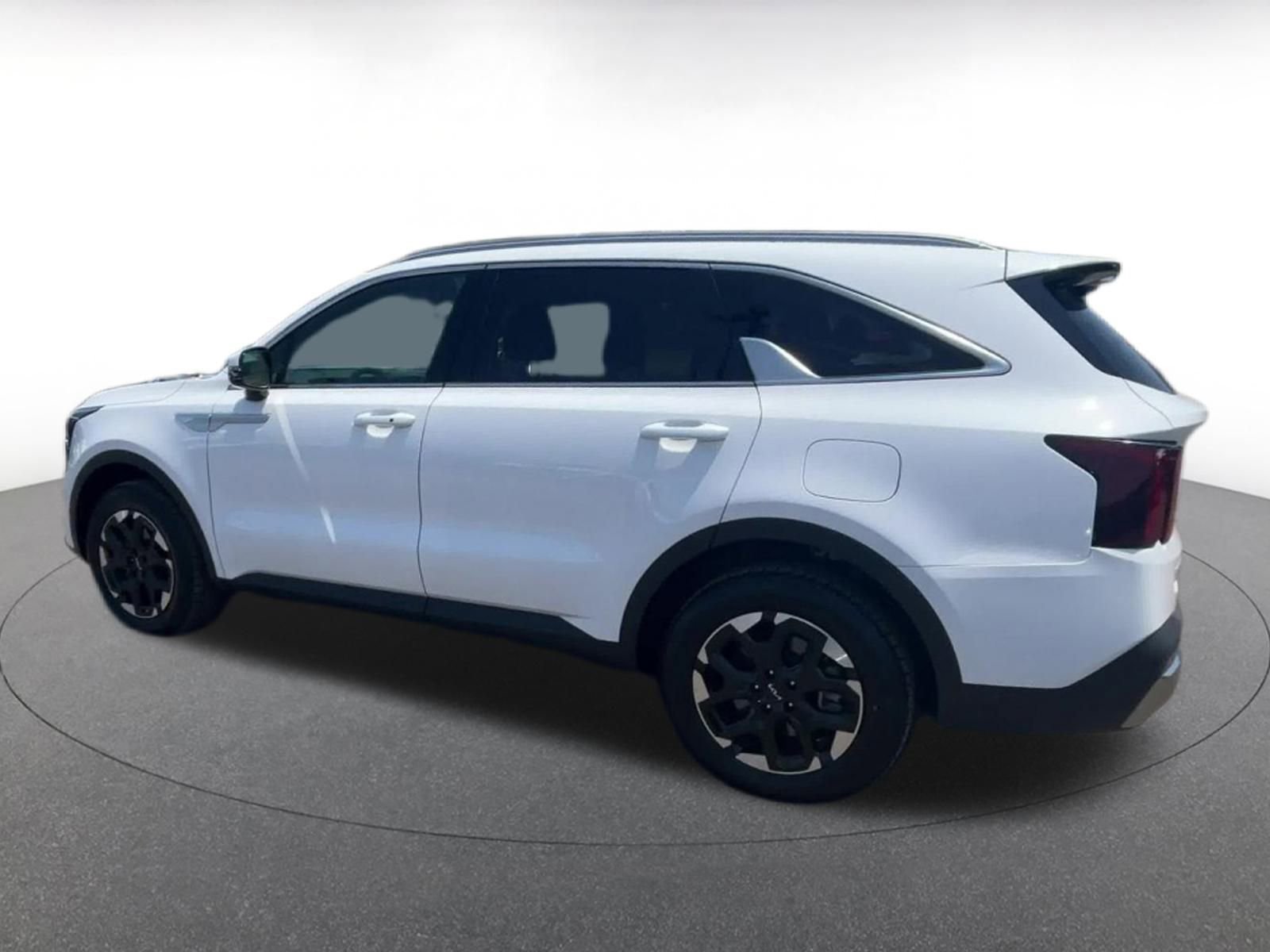 2024 Kia Sorento S 10