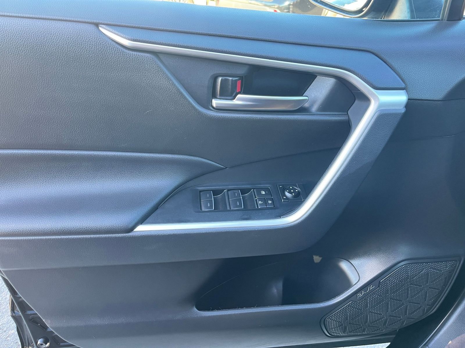 Thumbnail: 2025 Toyota RAV4 - 28