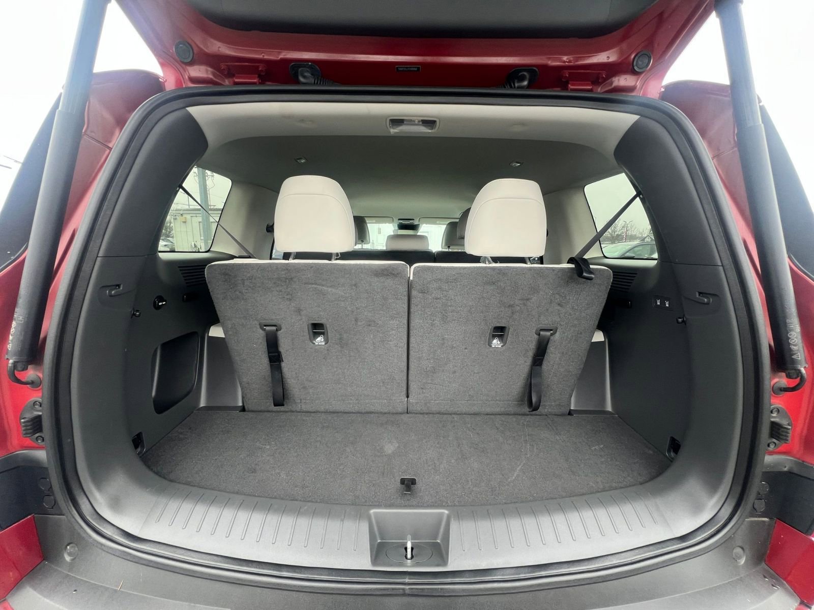 Thumbnail: 2025 Hyundai Santa Fe - 32