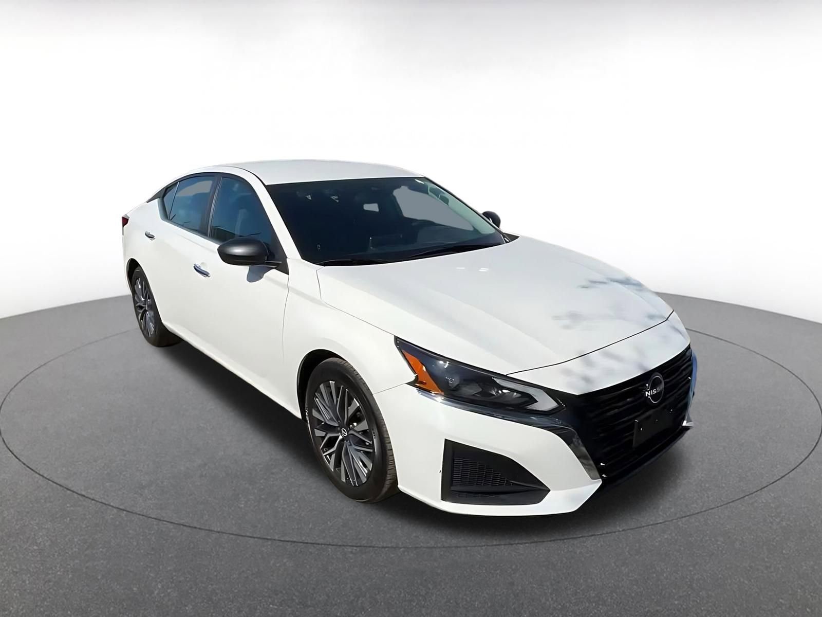 Thumbnail: 2025 Nissan Altima - 3