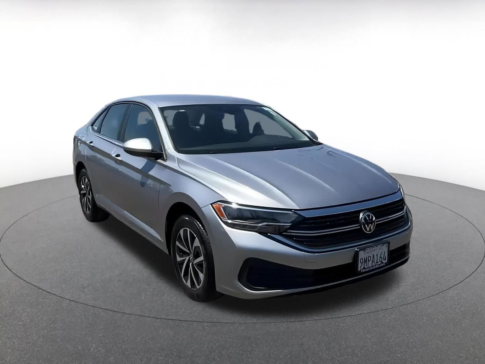 Thumbnail: 2024 Volkswagen Jetta - 3