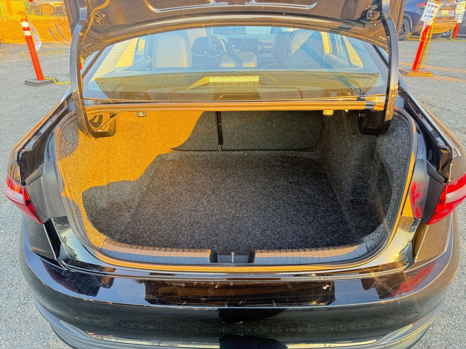 Thumbnail: 2025 Volkswagen Jetta - 32