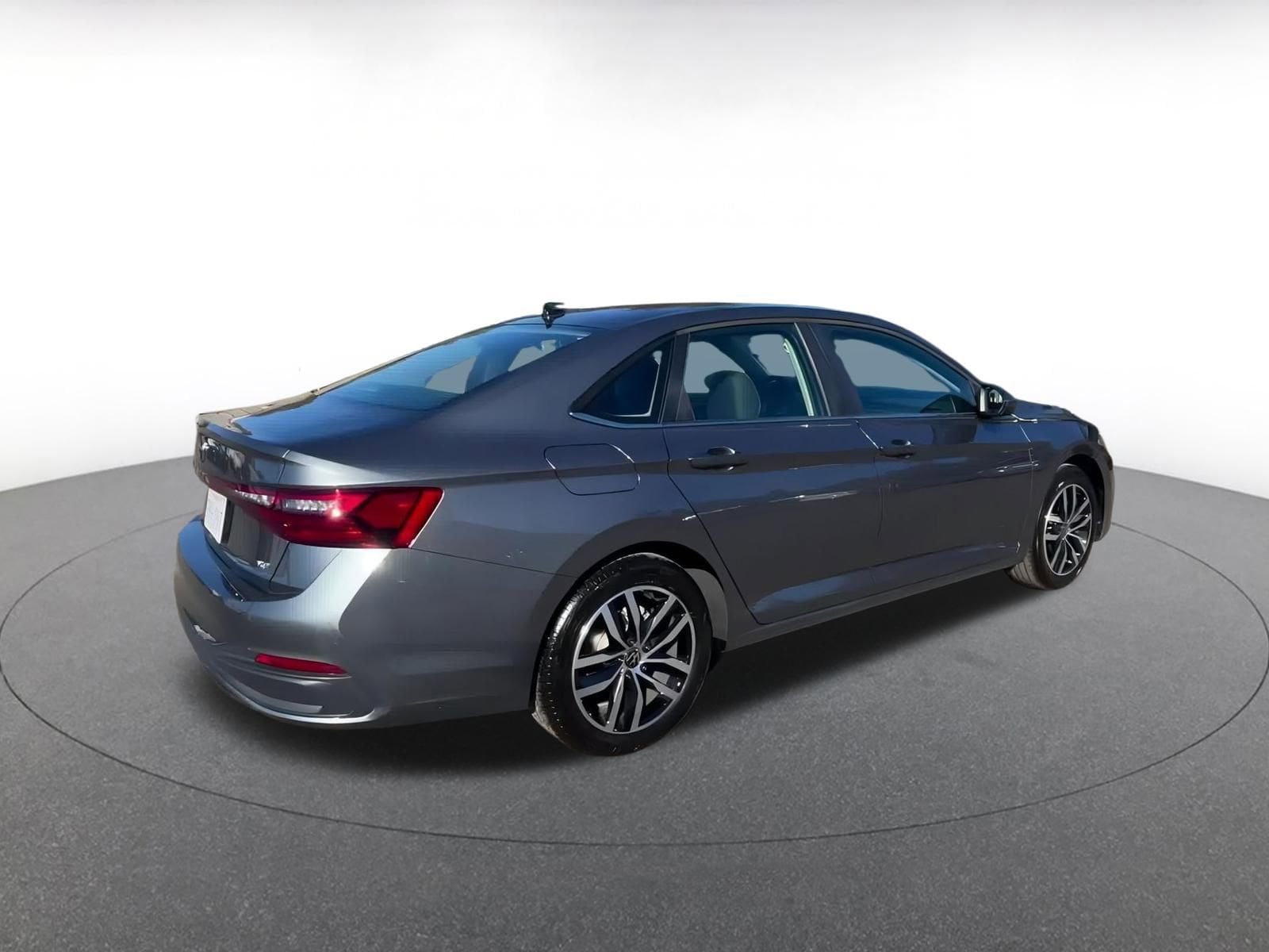 Thumbnail: 2025 Volkswagen Jetta - 15