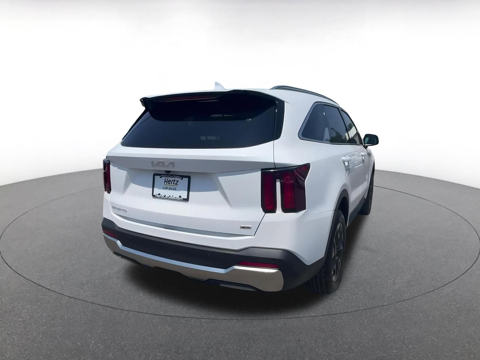 2024 Kia Sorento S 13
