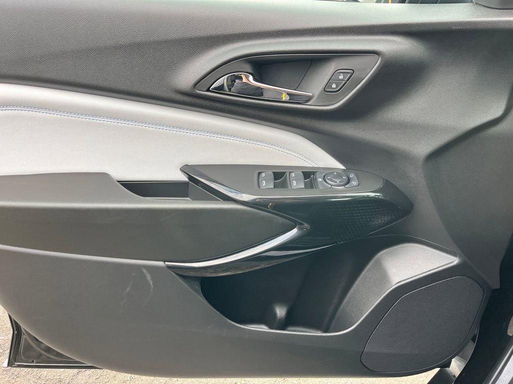 Thumbnail: 2025 Chevrolet Trax - 21