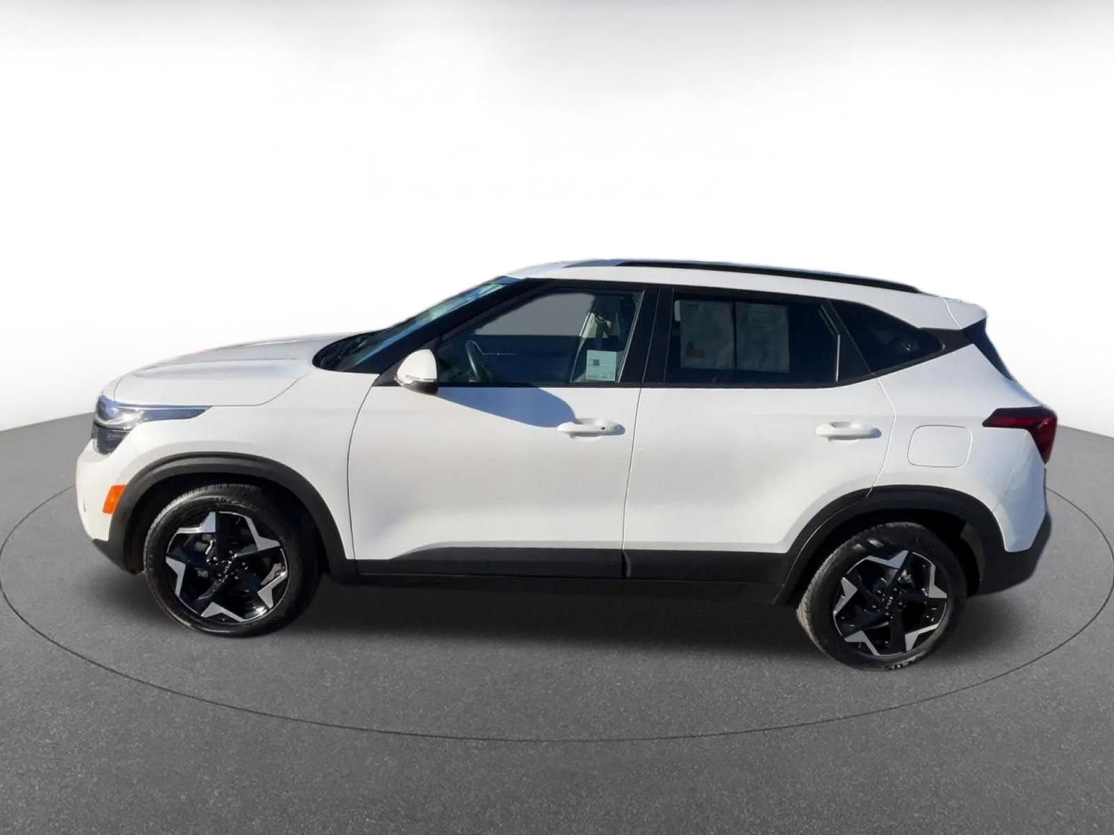 Thumbnail: 2025 Kia Seltos - 9